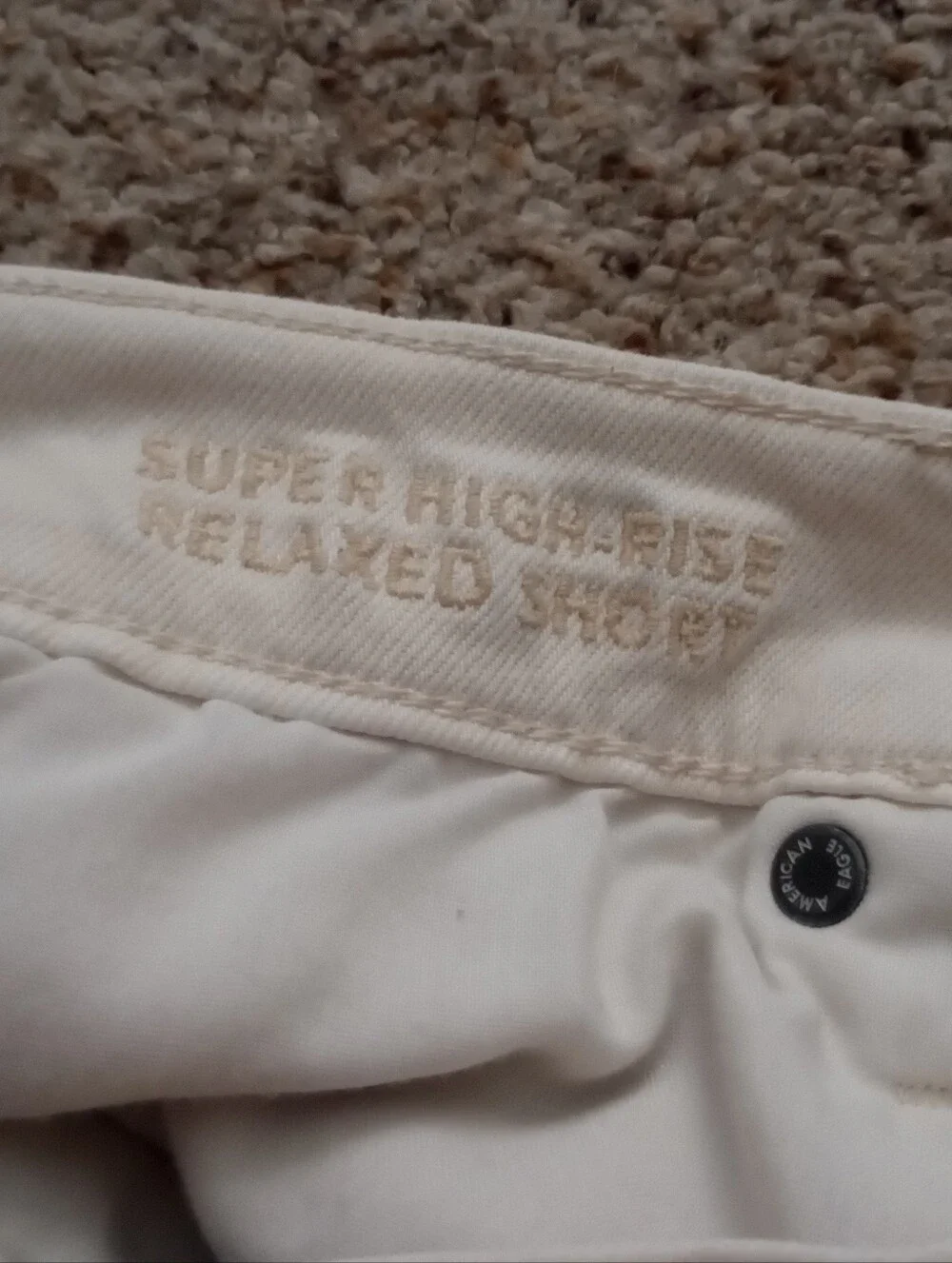 American Eagle White Cream Jean Shorts Super High Rise Relaxed Short Size 00